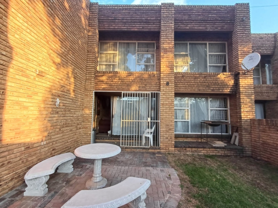 3 Bedroom Property for Sale in Neserhof North West